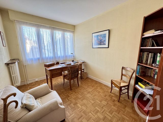 Afficher la photo en grand Appartement F6 à vendre - 6 pièces - 111.69 m2 - AVON - 77 - ILE-DE-FRANCE - Century 21 Agence Babut