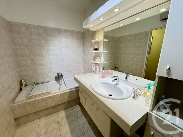 Afficher la photo en grand Appartement F6 à vendre - 6 pièces - 111.69 m2 - AVON - 77 - ILE-DE-FRANCE - Century 21 Agence Babut