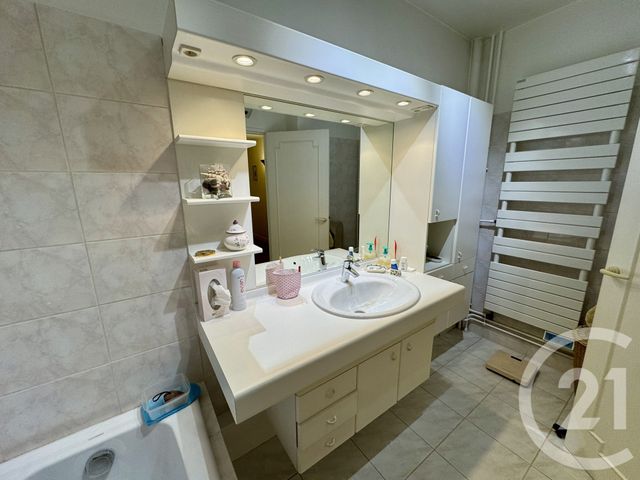 Afficher la photo en grand Appartement F6 à vendre - 6 pièces - 111.69 m2 - AVON - 77 - ILE-DE-FRANCE - Century 21 Agence Babut