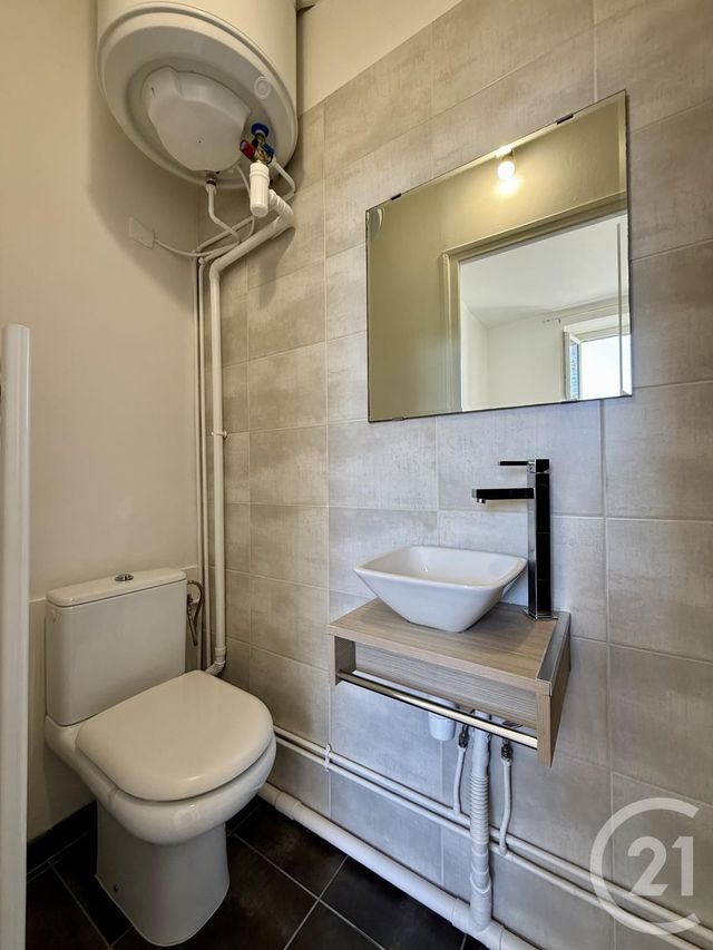 Appartement F2 à vendre - 2 pièces - 27.05 m2 - FONTAINEBLEAU - 77 - ILE-DE-FRANCE - Century 21 Agence Babut