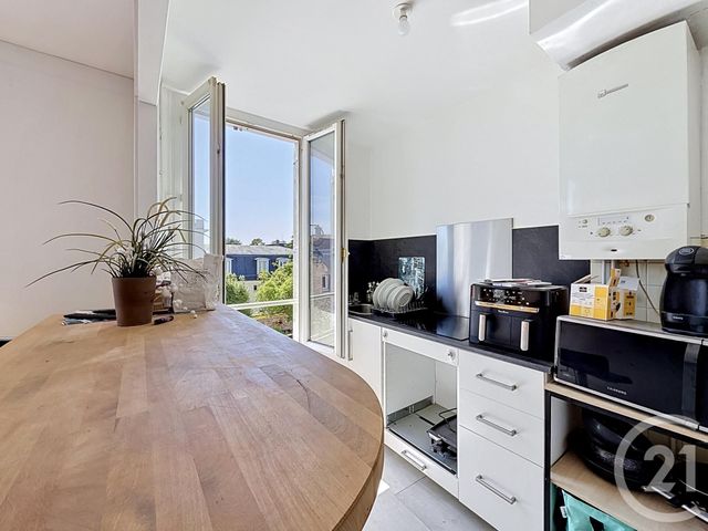 Appartement 3 pièces à vendre - 3 pièces - 49.65 m2 - FONTAINEBLEAU - 77 - ILE-DE-FRANCE - Century 21 Agence Babut