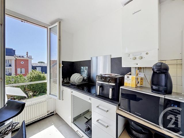 Appartement 3 pièces à vendre - 3 pièces - 49.65 m2 - FONTAINEBLEAU - 77 - ILE-DE-FRANCE - Century 21 Agence Babut