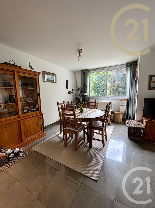 Afficher la photo en grand Appartement F4 à vendre - 4 pièces - 71.38 m2 - FONTAINEBLEAU - 77 - ILE-DE-FRANCE - Century 21 Agence Babut