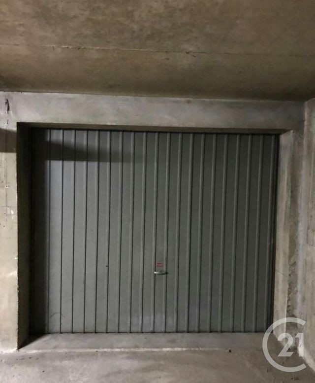 Afficher la photo en grand parking à louer - 36.0 m2 - FONTAINEBLEAU - 77 - ILE-DE-FRANCE - Century 21 Agence Babut
