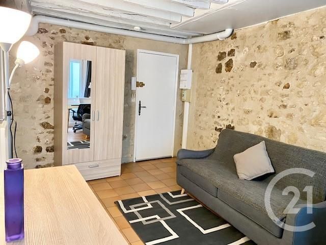 Afficher la photo en grand Studio à louer - 1 pièce - 20.74 m2 - FONTAINEBLEAU - 77 - ILE-DE-FRANCE - Century 21 Agence Babut