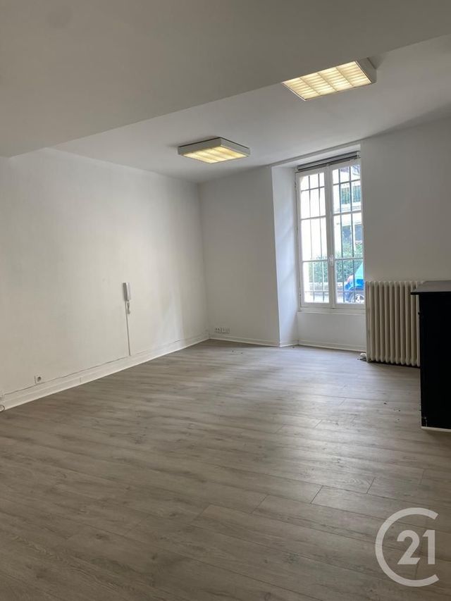 entreprise à louer - 23.0 m2 - FONTAINEBLEAU - 77 - ILE-DE-FRANCE - Century 21 Agence Babut