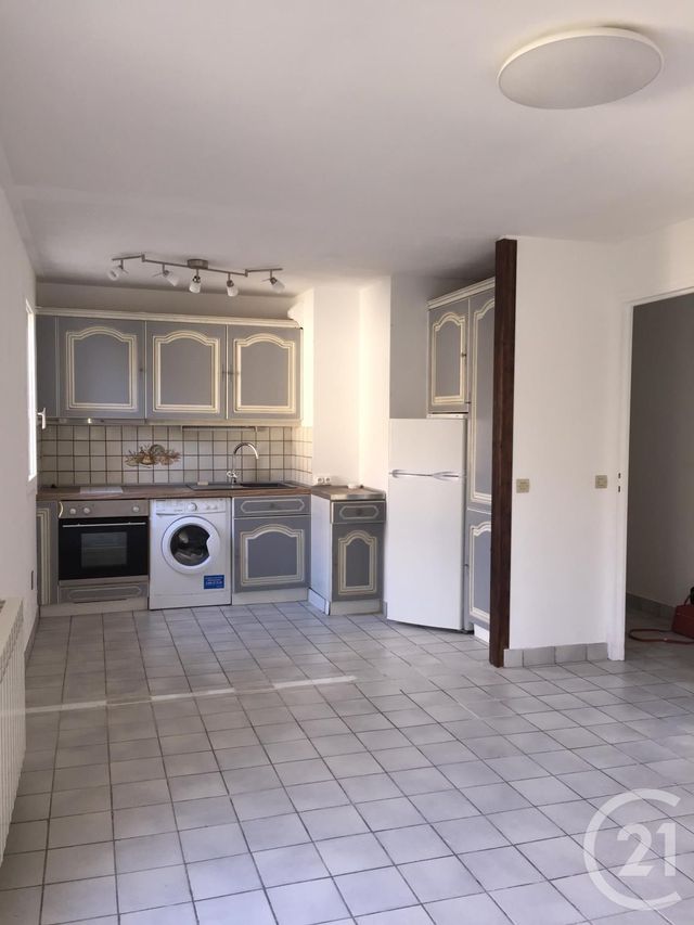 Appartement à louer - 2 pièces - 38.78 m2 - FONTAINEBLEAU - 77 - ILE-DE-FRANCE - Century 21 Agence Babut