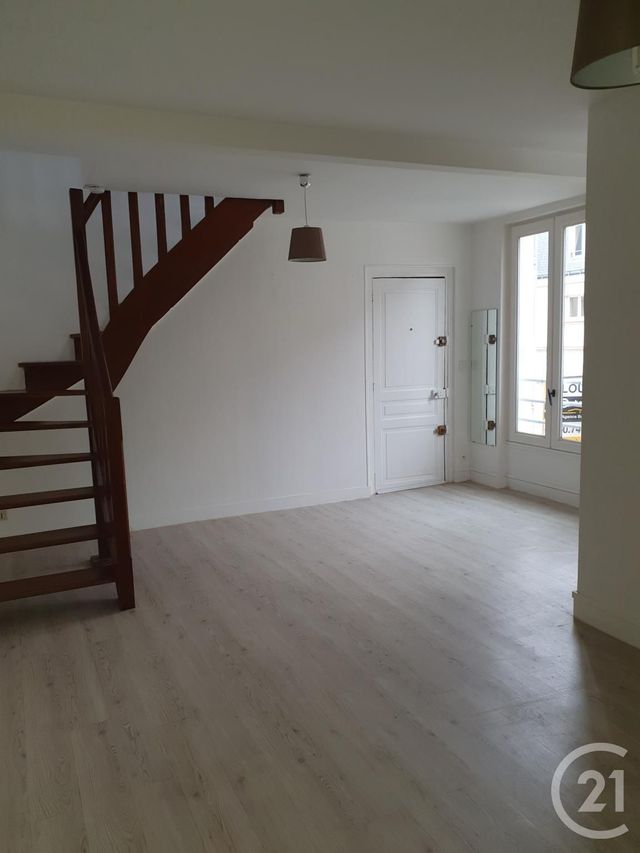 Appartement à louer - 2 pièces - 34.5 m2 - FONTAINEBLEAU - 77 - ILE-DE-FRANCE - Century 21 Agence Babut