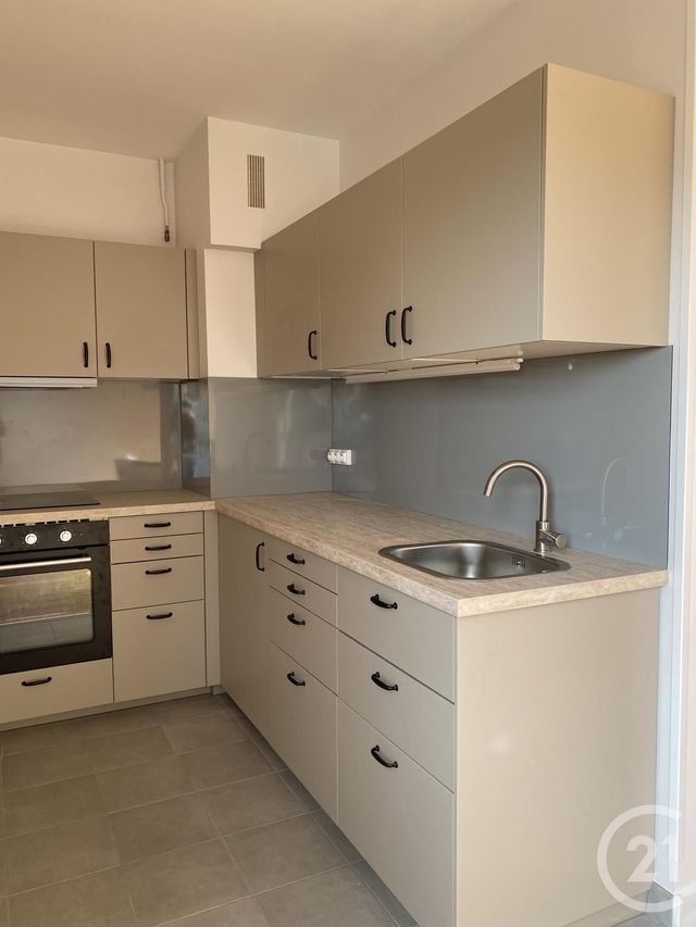 Studio à louer - 1 pièce - 31.7 m2 - FONTAINEBLEAU - 77 - ILE-DE-FRANCE - Century 21 Agence Babut