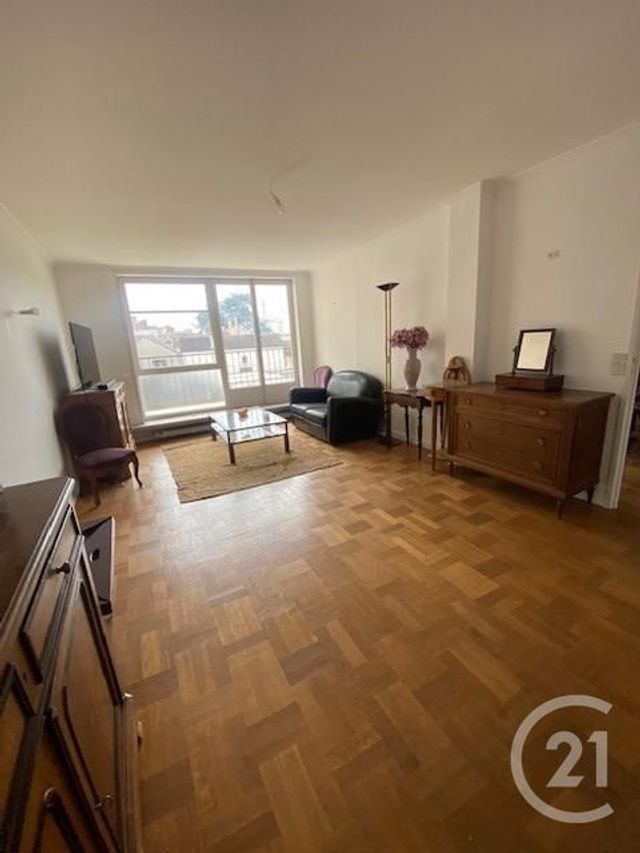 Appartement à louer - 5 pièces - 91.92 m2 - FONTAINEBLEAU - 77 - ILE-DE-FRANCE - Century 21 Agence Babut