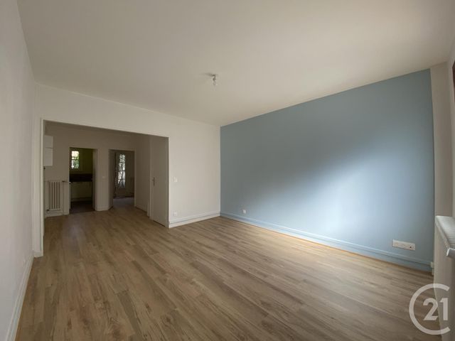 Appartement à louer - 2 pièces - 40.96 m2 - FONTAINEBLEAU - 77 - ILE-DE-FRANCE - Century 21 Agence Babut
