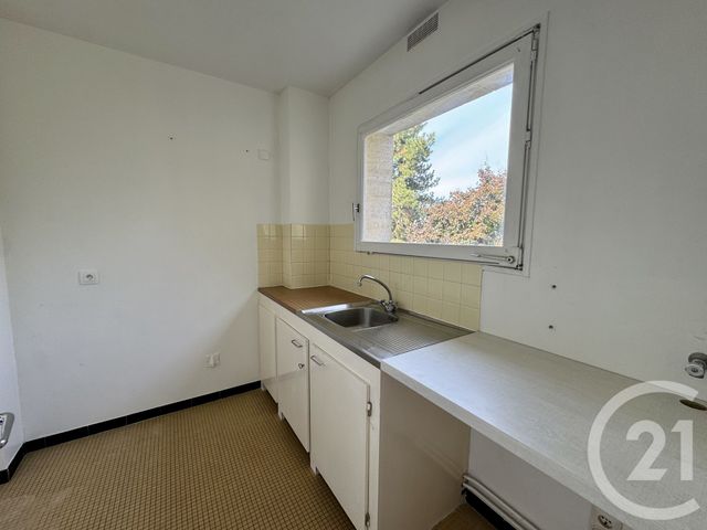 Appartement Studio à vendre - 1 pièce - 28.4 m2 - FONTAINEBLEAU - 77 - ILE-DE-FRANCE - Century 21 Agence Babut