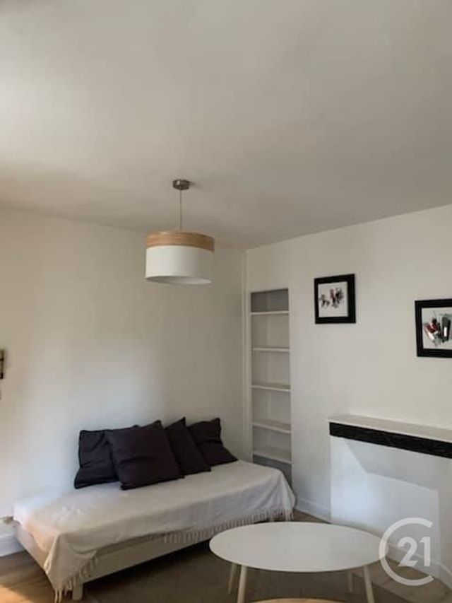 Appartement à louer - 2 pièces - 30.59 m2 - FONTAINEBLEAU - 77 - ILE-DE-FRANCE - Century 21 Agence Babut