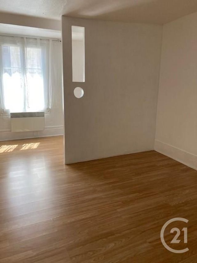 Studio à louer - 1 pièce - 29.52 m2 - MELUN - 77 - ILE-DE-FRANCE - Century 21 Agence Babut