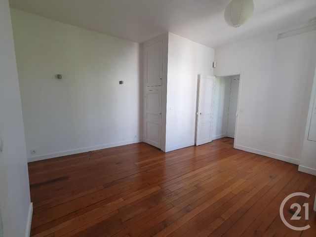 Appartement à louer - 3 pièces - 61.37 m2 - FONTAINEBLEAU - 77 - ILE-DE-FRANCE - Century 21 Agence Babut