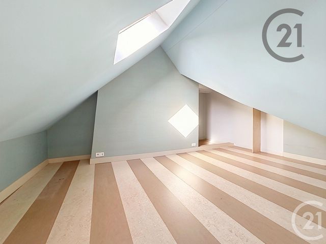 Appartement 5 pieces à vendre - 5 pièces - 108.72 m2 - FONTAINEBLEAU - 77 - ILE-DE-FRANCE - Century 21 Agence Babut
