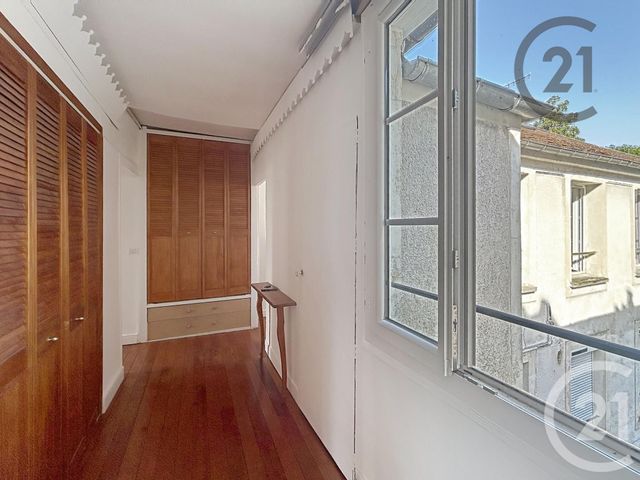 Appartement 5 pieces à vendre - 5 pièces - 108.72 m2 - FONTAINEBLEAU - 77 - ILE-DE-FRANCE - Century 21 Agence Babut