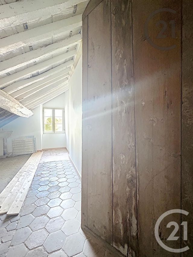 Appartement 5 pieces à vendre - 5 pièces - 108.72 m2 - FONTAINEBLEAU - 77 - ILE-DE-FRANCE - Century 21 Agence Babut