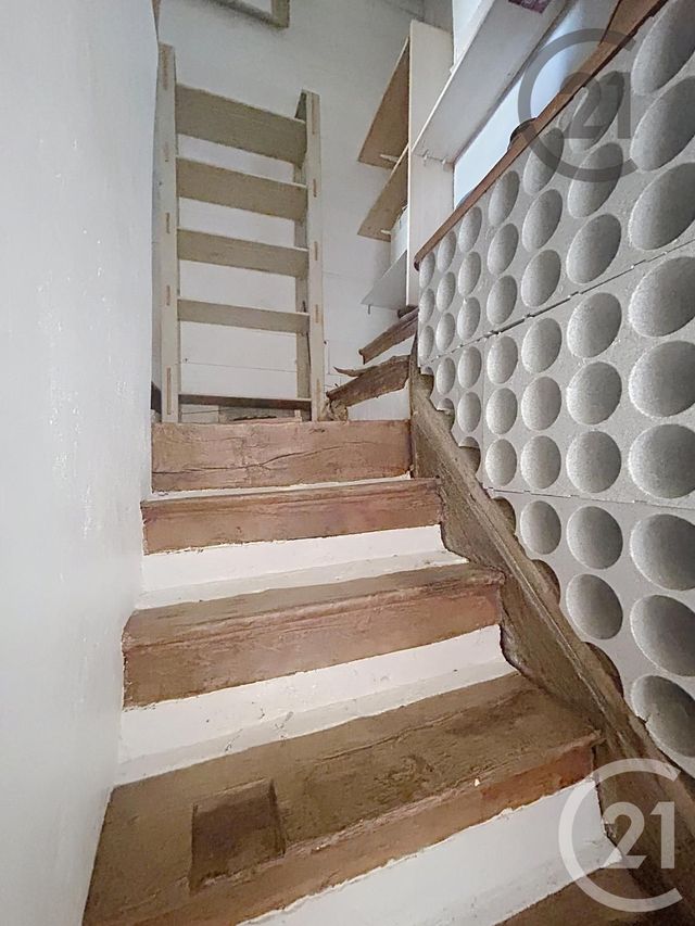 Appartement 5 pieces à vendre - 5 pièces - 108.72 m2 - FONTAINEBLEAU - 77 - ILE-DE-FRANCE - Century 21 Agence Babut