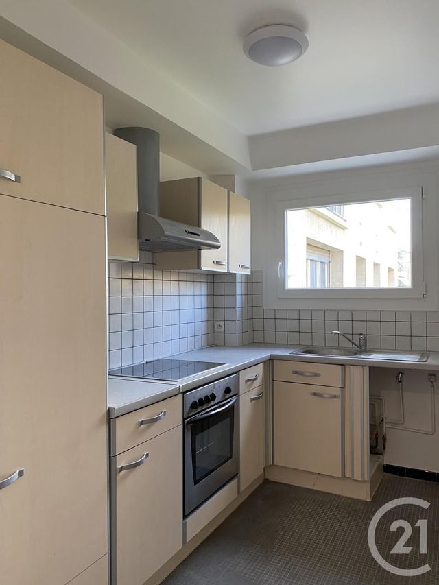 Appartement à louer - 2 pièces - 43.68 m2 - FONTAINEBLEAU - 77 - ILE-DE-FRANCE - Century 21 Agence Babut