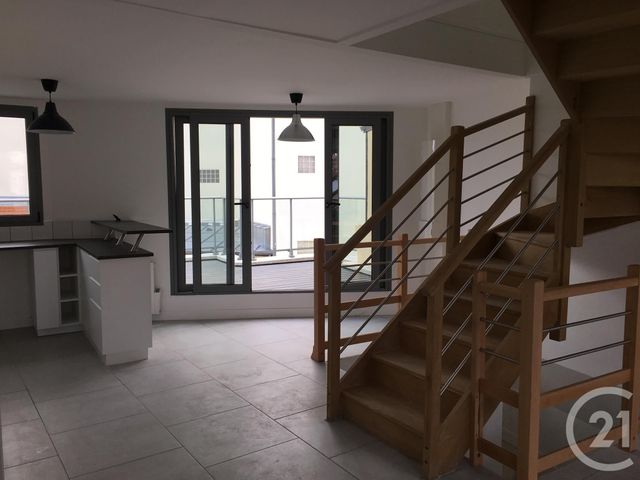 Appartement Duplex à louer - 3 pièces - 48.67 m2 - FONTAINEBLEAU - 77 - ILE-DE-FRANCE - Century 21 Agence Babut