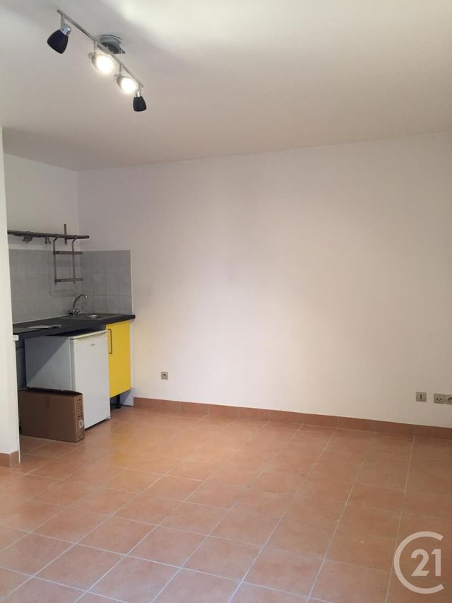 Studio à louer - 1 pièce - 28.56 m2 - FONTAINEBLEAU - 77 - ILE-DE-FRANCE - Century 21 Agence Babut