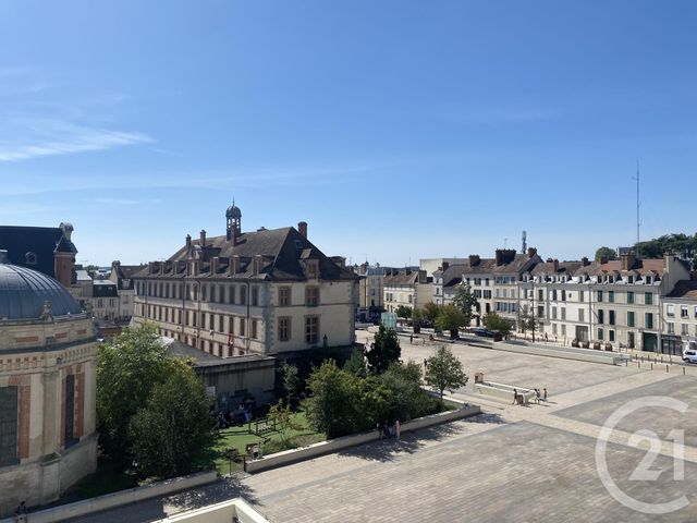 Appartement à louer - 3 pièces - 70.37 m2 - FONTAINEBLEAU - 77 - ILE-DE-FRANCE - Century 21 Agence Babut