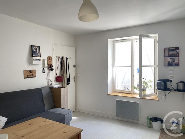 Studio à louer - 1 pièce - 19.02 m2 - FONTAINEBLEAU - 77 - ILE-DE-FRANCE - Century 21 Agence Babut