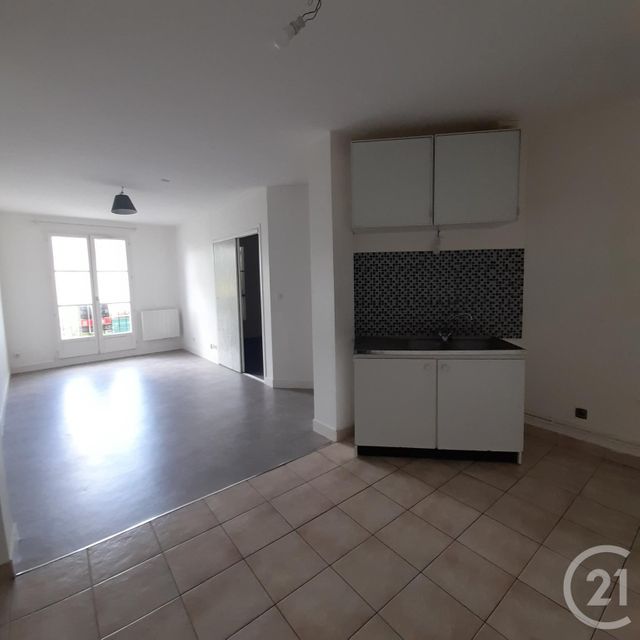 Appartement à louer - 2 pièces - 43.47 m2 - FONTAINEBLEAU - 77 - ILE-DE-FRANCE - Century 21 Agence Babut