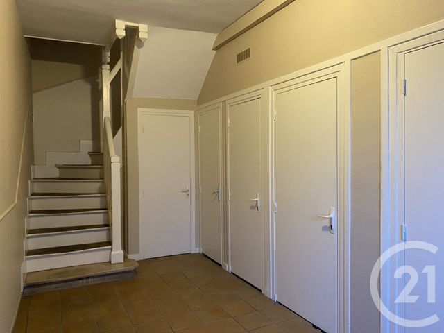 Appartement à louer - 4 pièces - 52.1 m2 - FONTAINEBLEAU - 77 - ILE-DE-FRANCE - Century 21 Agence Babut