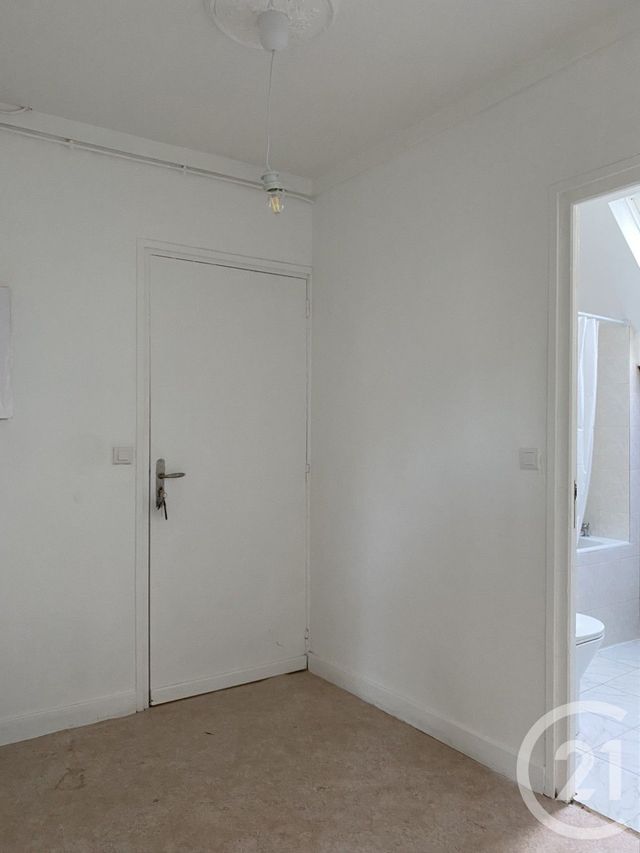 Appartement à louer - 4 pièces - 52.1 m2 - FONTAINEBLEAU - 77 - ILE-DE-FRANCE - Century 21 Agence Babut