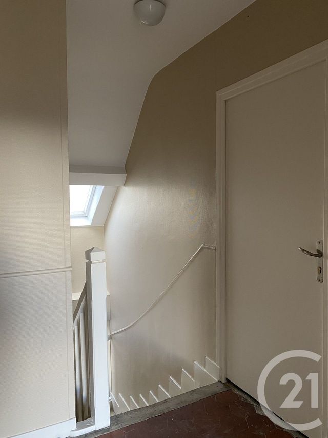 Appartement à louer - 4 pièces - 52.1 m2 - FONTAINEBLEAU - 77 - ILE-DE-FRANCE - Century 21 Agence Babut