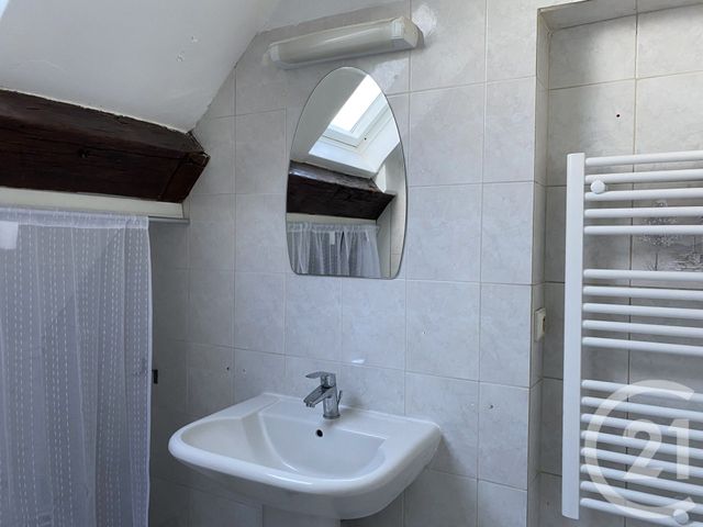 Appartement à louer - 4 pièces - 52.1 m2 - FONTAINEBLEAU - 77 - ILE-DE-FRANCE - Century 21 Agence Babut