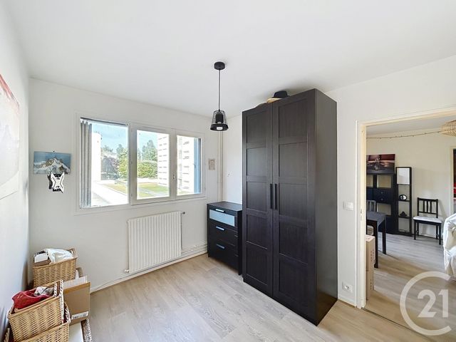 Appartement 2 pièces à vendre - 2 pièces - 42.74 m2 - AVON - 77 - ILE-DE-FRANCE - Century 21 Agence Babut
