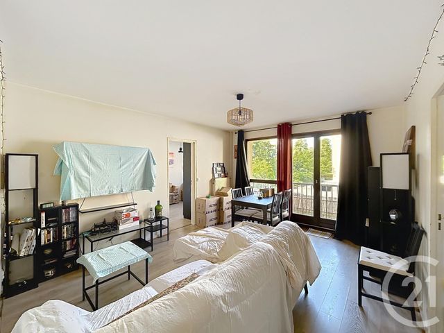 Appartement 2 pièces à vendre - 2 pièces - 42.74 m2 - AVON - 77 - ILE-DE-FRANCE - Century 21 Agence Babut