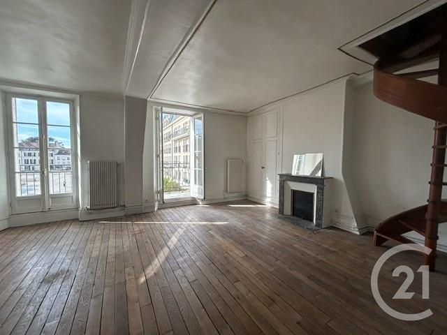 Appartement à vendre - 4 pièces - 82.0 m2 - FONTAINEBLEAU - 77 - ILE-DE-FRANCE - Century 21 Agence Babut