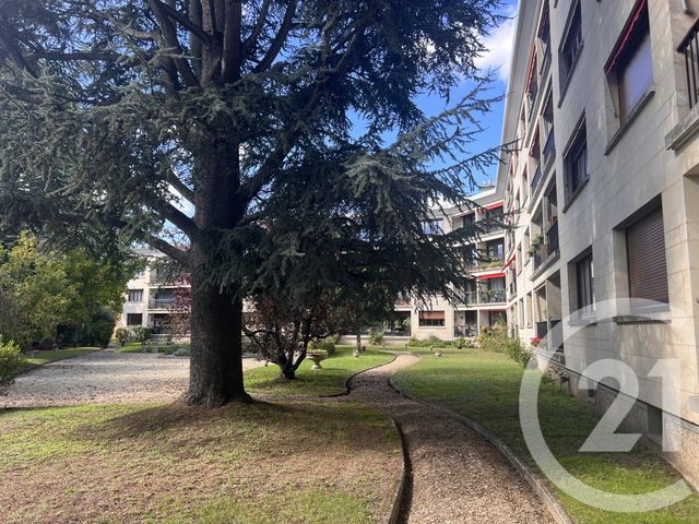 Appartement à vendre - 3 pièces - 60.54 m2 - FONTAINEBLEAU - 77 - ILE-DE-FRANCE - Century 21 Agence Babut