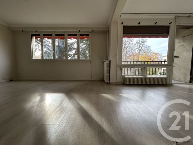 Appartement à vendre - 3 pièces - 60.54 m2 - FONTAINEBLEAU - 77 - ILE-DE-FRANCE - Century 21 Agence Babut