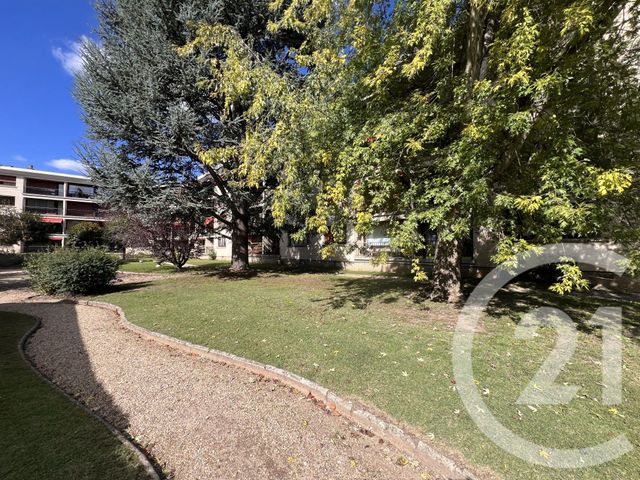 Appartement à vendre - 3 pièces - 60.54 m2 - FONTAINEBLEAU - 77 - ILE-DE-FRANCE - Century 21 Agence Babut