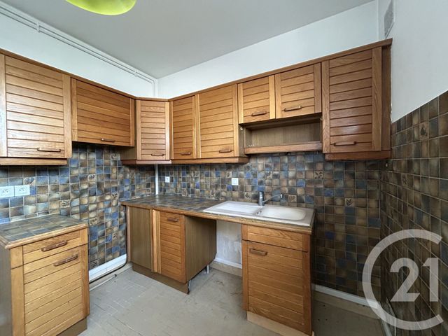 Appartement à vendre - 3 pièces - 60.54 m2 - FONTAINEBLEAU - 77 - ILE-DE-FRANCE - Century 21 Agence Babut