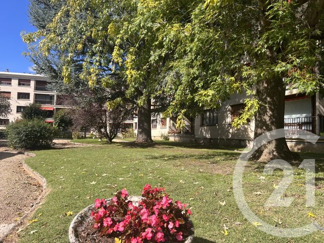 Appartement à vendre - 3 pièces - 60.54 m2 - FONTAINEBLEAU - 77 - ILE-DE-FRANCE - Century 21 Agence Babut