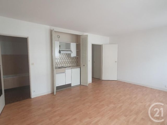 Appartement Studio à louer - 1 pièce - 30.39 m2 - FONTAINEBLEAU - 77 - ILE-DE-FRANCE - Century 21 Agence Babut