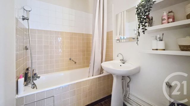 Appartement Studio à louer - 1 pièce - 30.39 m2 - FONTAINEBLEAU - 77 - ILE-DE-FRANCE - Century 21 Agence Babut