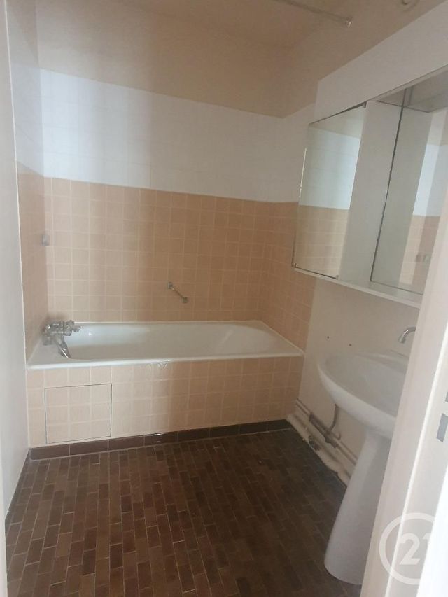 Appartement Studio à louer - 1 pièce - 30.39 m2 - FONTAINEBLEAU - 77 - ILE-DE-FRANCE - Century 21 Agence Babut