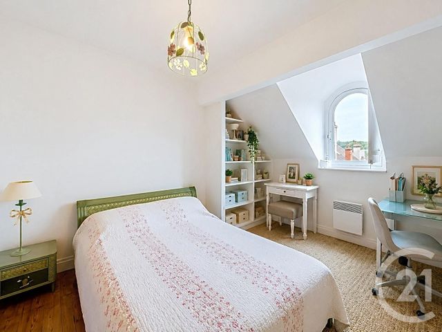 maison à vendre - 9 pièces - 216.75 m2 - FONTAINEBLEAU - 77 - ILE-DE-FRANCE - Century 21 Agence Babut