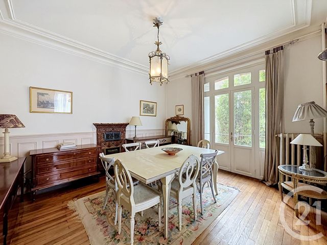 maison à vendre - 9 pièces - 216.75 m2 - FONTAINEBLEAU - 77 - ILE-DE-FRANCE - Century 21 Agence Babut