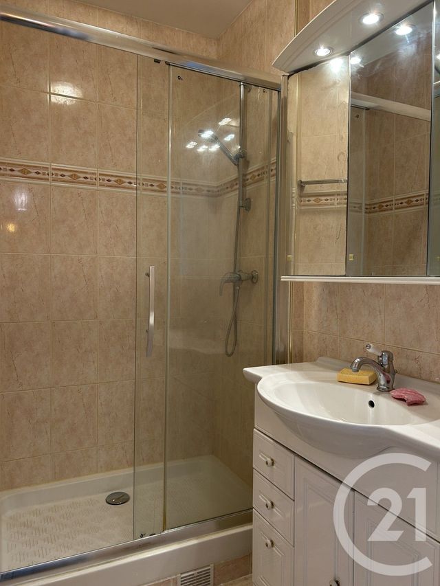 Appartement à louer - 2 pièces - 43.89 m2 - AVON - 77 - ILE-DE-FRANCE - Century 21 Agence Babut