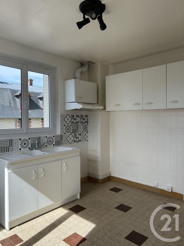 Appartement à louer - 4 pièces - 83.75 m2 - AVON - 77 - ILE-DE-FRANCE - Century 21 Agence Babut