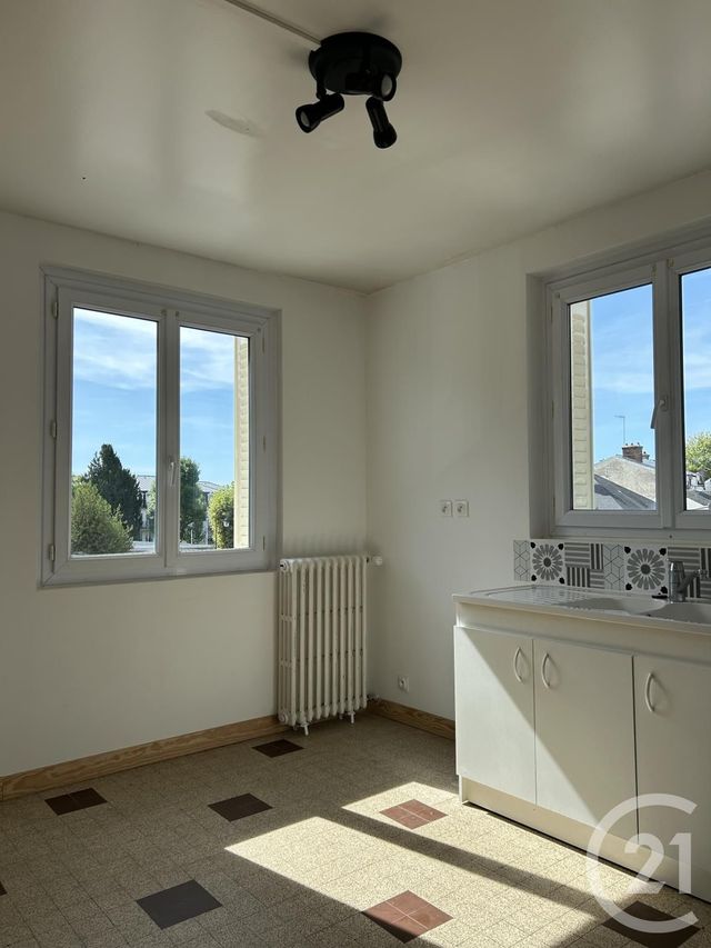 Appartement à louer - 4 pièces - 83.75 m2 - AVON - 77 - ILE-DE-FRANCE - Century 21 Agence Babut