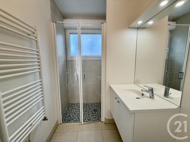 Appartement F4 à vendre - 4 pièces - 79.48 m2 - FONTAINEBLEAU - 77 - ILE-DE-FRANCE - Century 21 Agence Babut